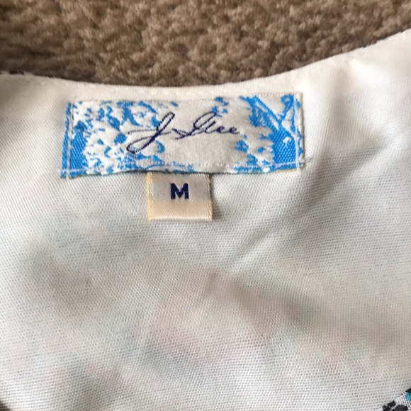 Flowy Dress - Picture 3 of 3